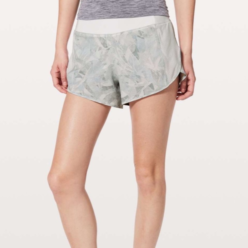 🍋 Lululemon Real Quick Short *Perforated
3.5"